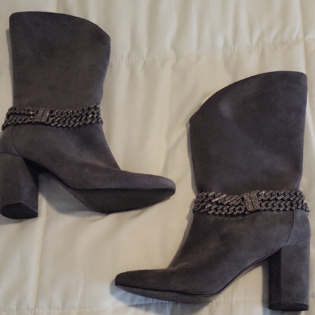 Elegant Gray Suede Women's Boots